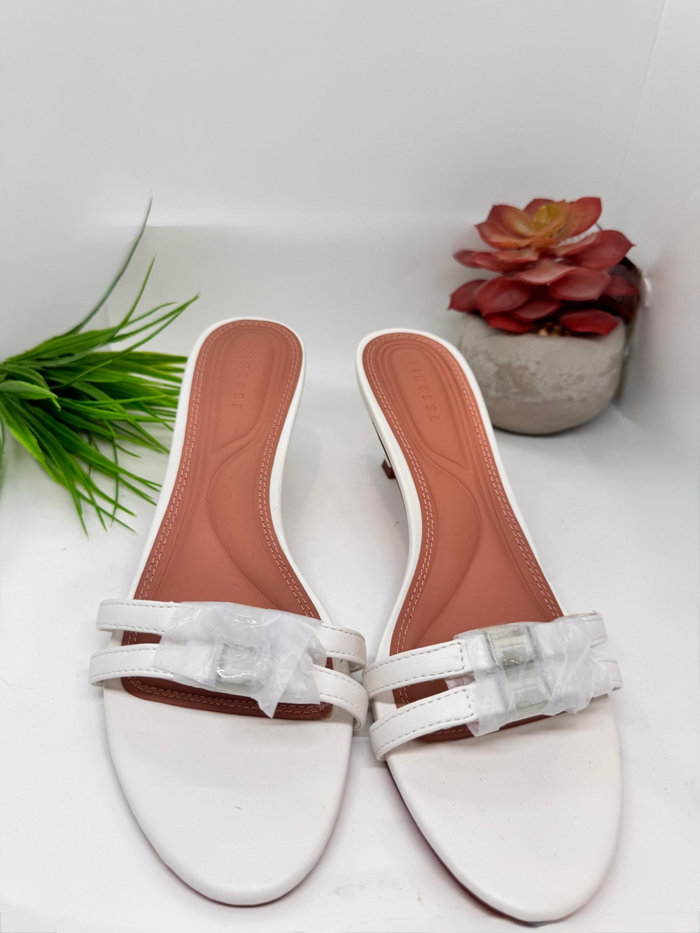 FINESSE Queenie White Safety Buckle Kitten Heel/Size 7/NWB/MSRP$68